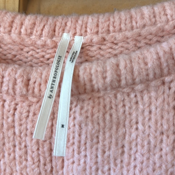ANTHROPOLOGIE light rose cropped acrylic and wool sweater, excell cond. Size M. - Picture 2 of 7